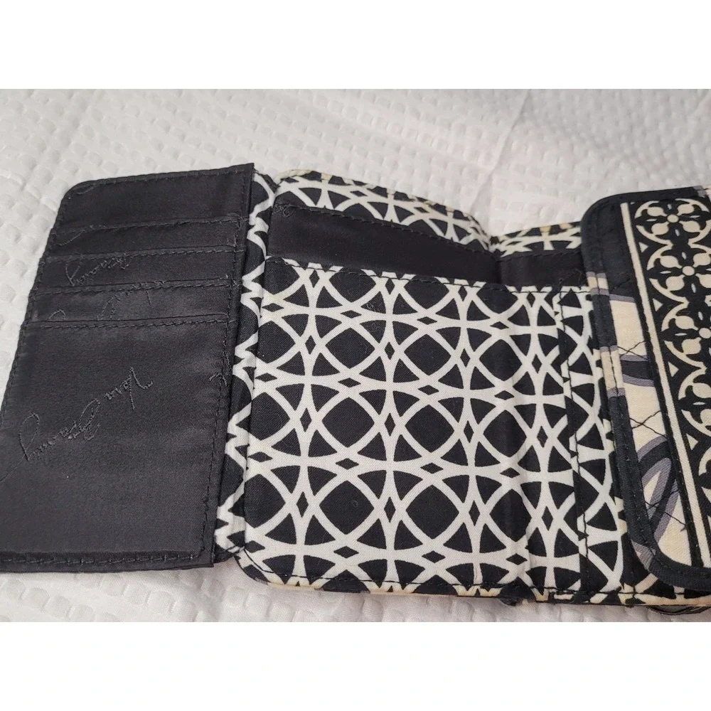Vera Bradley‎ Trifold Wallet - Picture 5 of 6